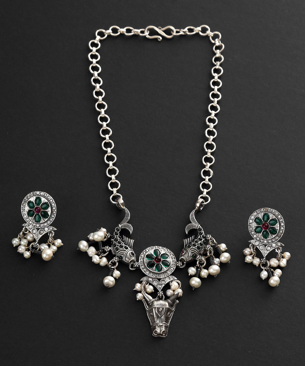 Sobia_Handcrafted_Oxidised_Pure_Silver_Kundan_Necklace_Set_WeaverStory_02