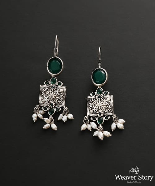 Aahna_Green_Handcrafted_Green_Oxidised_Pure_Silver_Earrings_WeaverStory_02