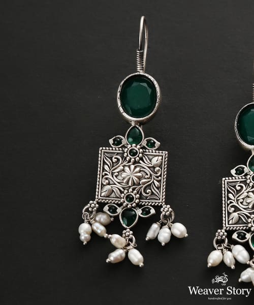 Aahna_Green_Handcrafted_Green_Oxidised_Pure_Silver_Earrings_WeaverStory_03