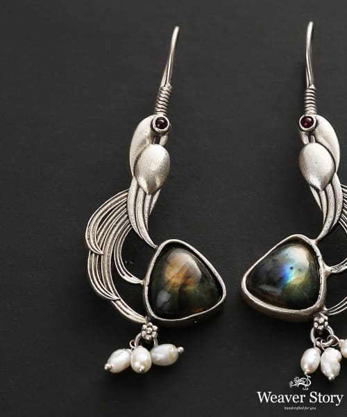 Aamani_Handcrafted_Earrings_In_Oxidised_Pure_Silver_WeaverStory_03