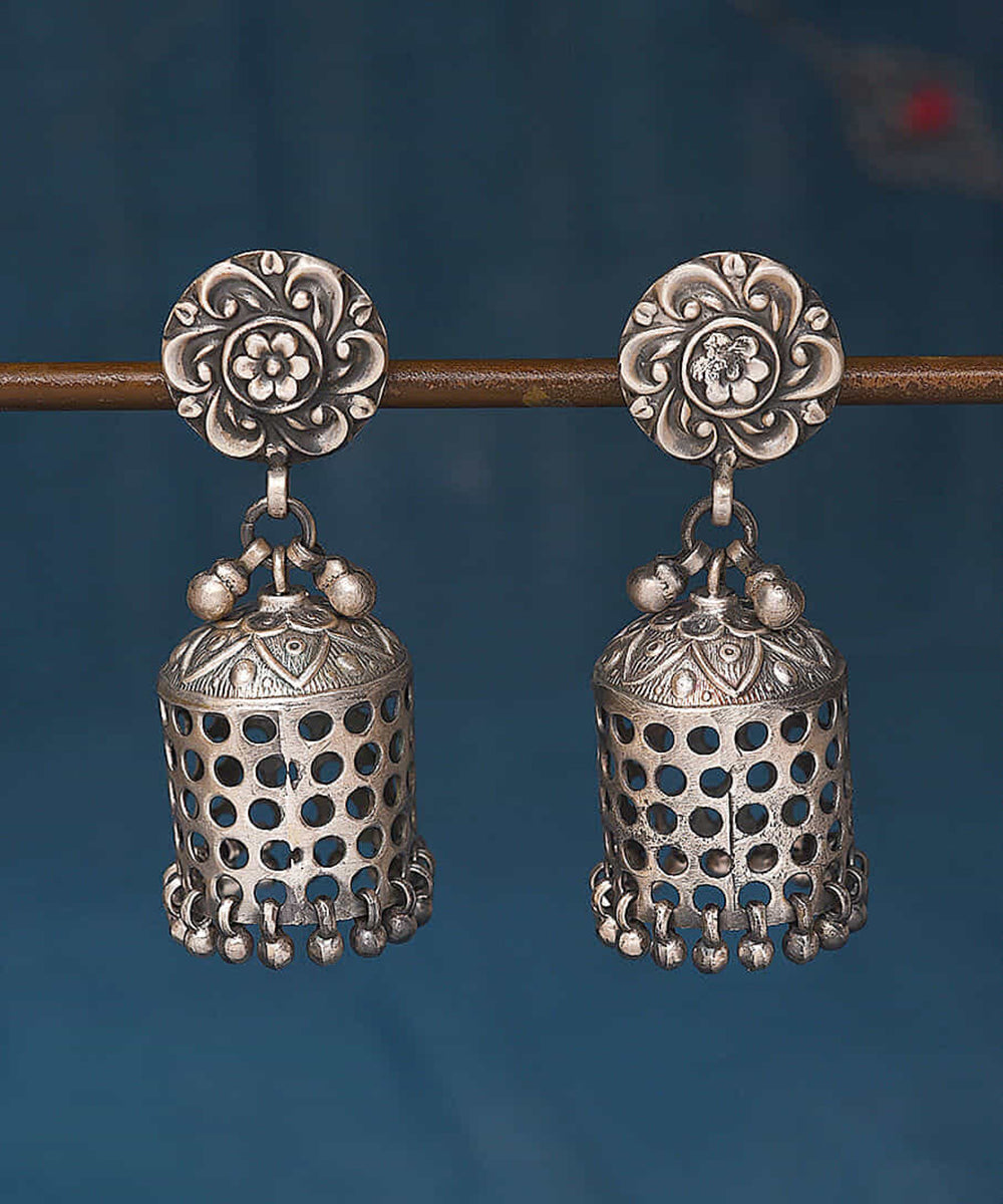 Bareerah_Handcrafted_Oxidised_Pure_Silver_Earrings_WeaverStory_01