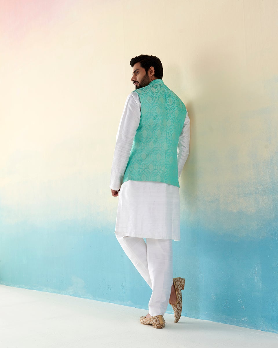 Handloom_Powder_Blue_Pure_Katan_Silk_Jamawar_Nehru_Jacket_With_Jaal_WeaverStory_03
