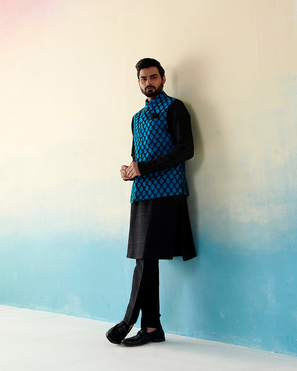 Deep_Blue_Handloom_Tanchoi_Banarasi_Nehru_Jacket_With_Boota_WeaverStory_02