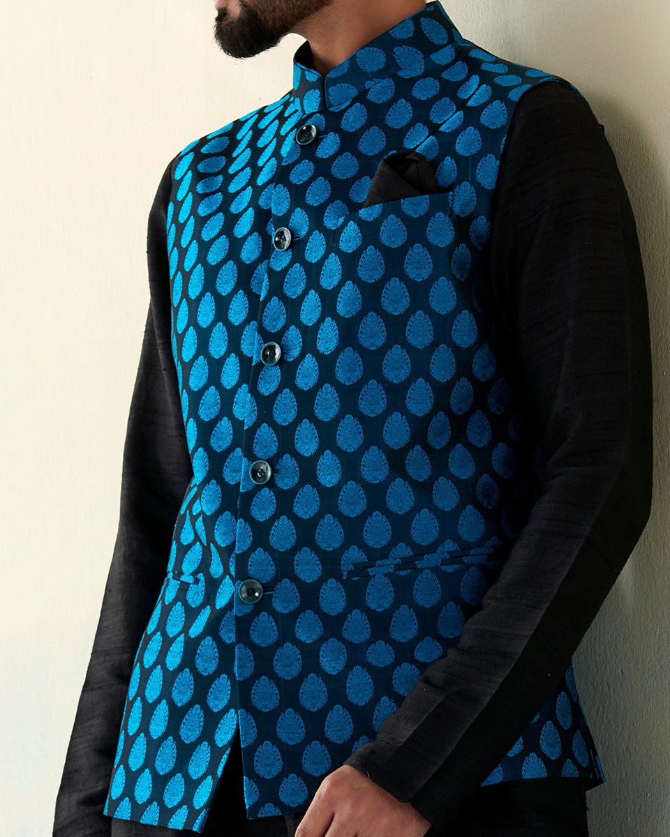 Deep_Blue_Handloom_Tanchoi_Banarasi_Nehru_Jacket_With_Boota_WeaverStory_04