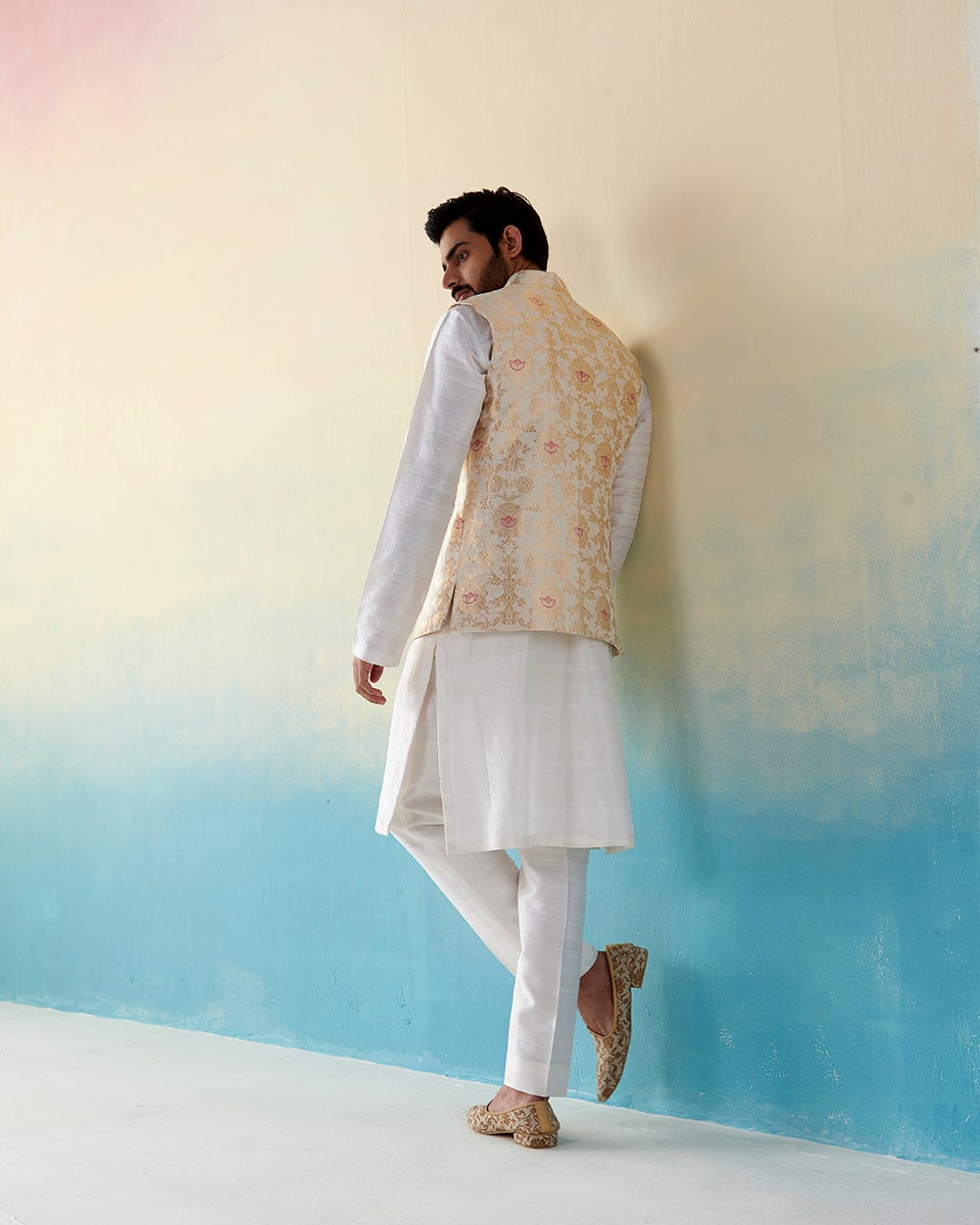 Handloom_White_Pure_Katan_Silk_Banarasi_Nehru_Jacket_WeaverStory_03