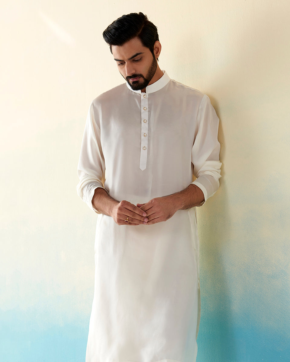 Off_White_Pure_Silk_Kurta_Dhoti_Set_WeaverStory_01