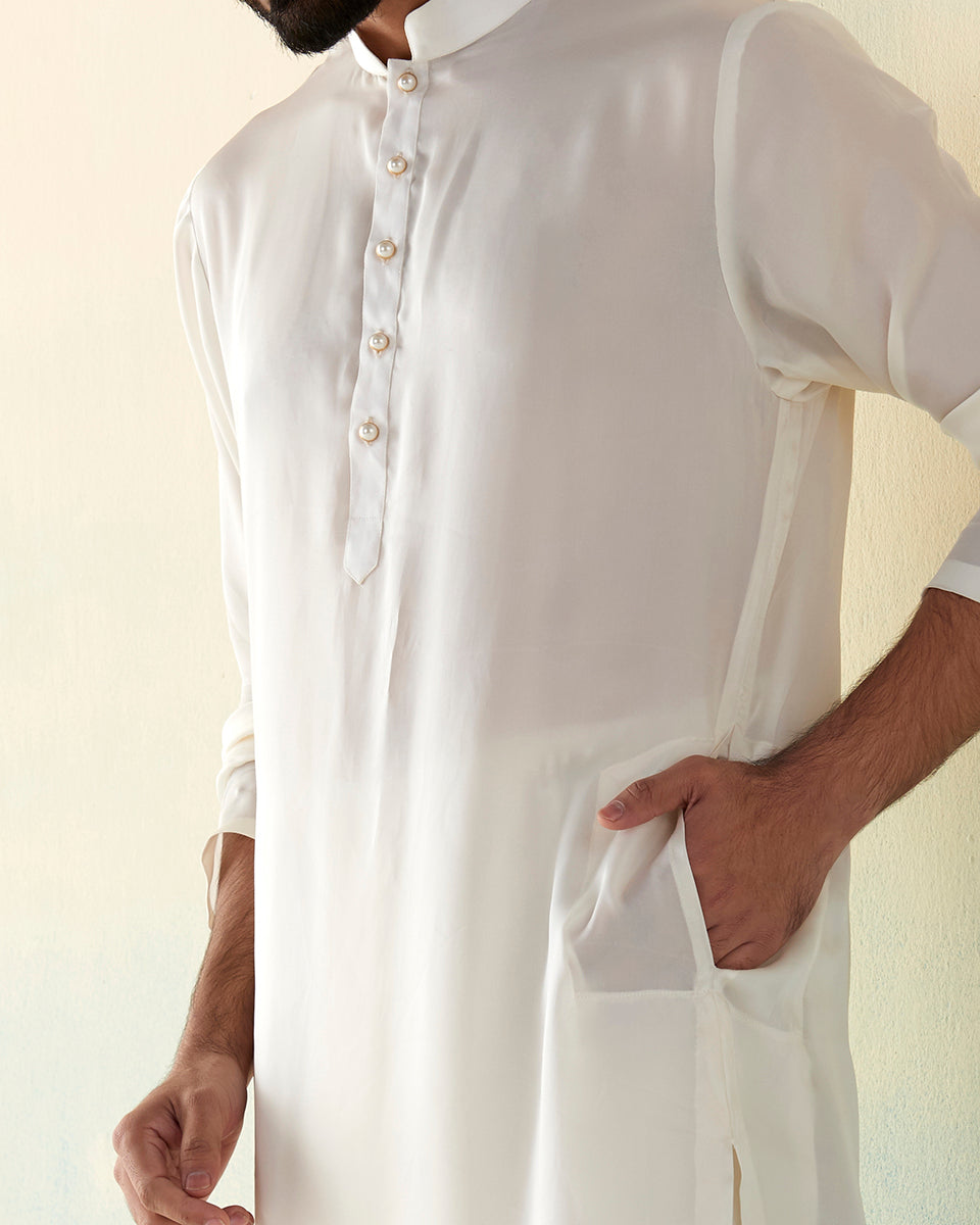 Off_White_Pure_Silk_Kurta_Dhoti_Set_WeaverStory_04