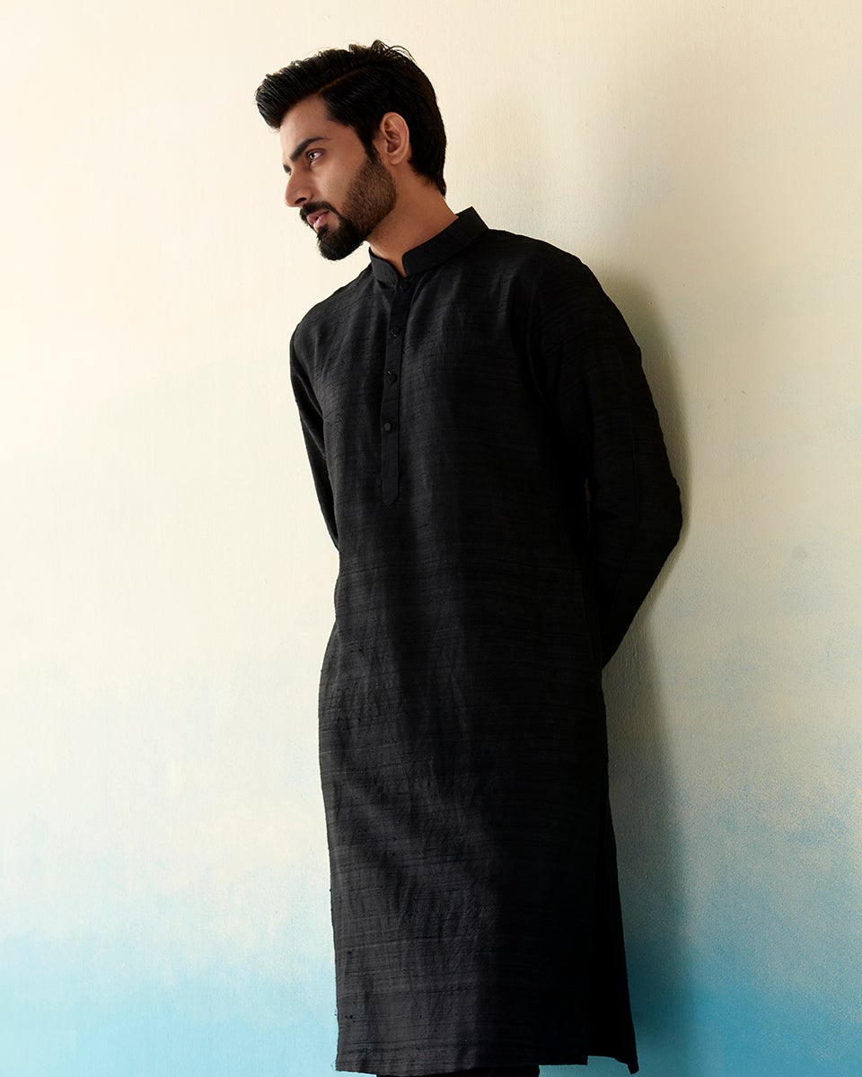 Black_Raw_Silk_Kurta_Set_WeaverStory_01