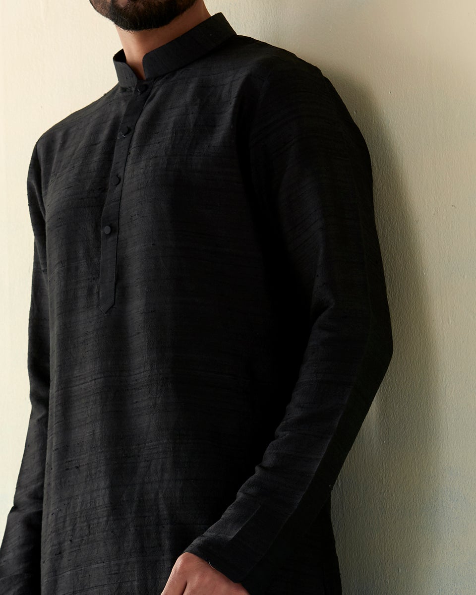 Black_Raw_Silk_Kurta_Set_WeaverStory_04