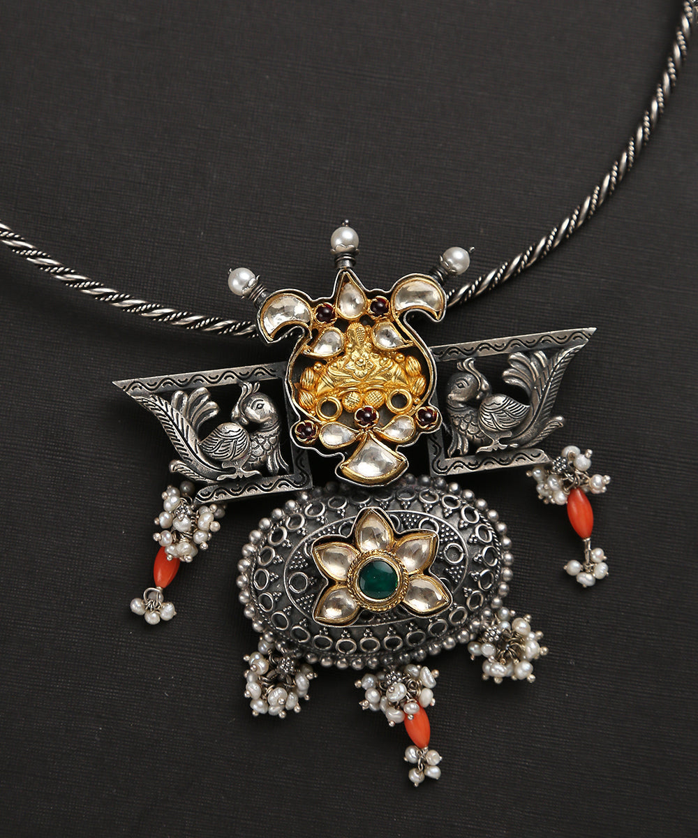 Pure_Silver_Handcrafted_Hasli_With_Parrot_Motif_WeaverStory_03