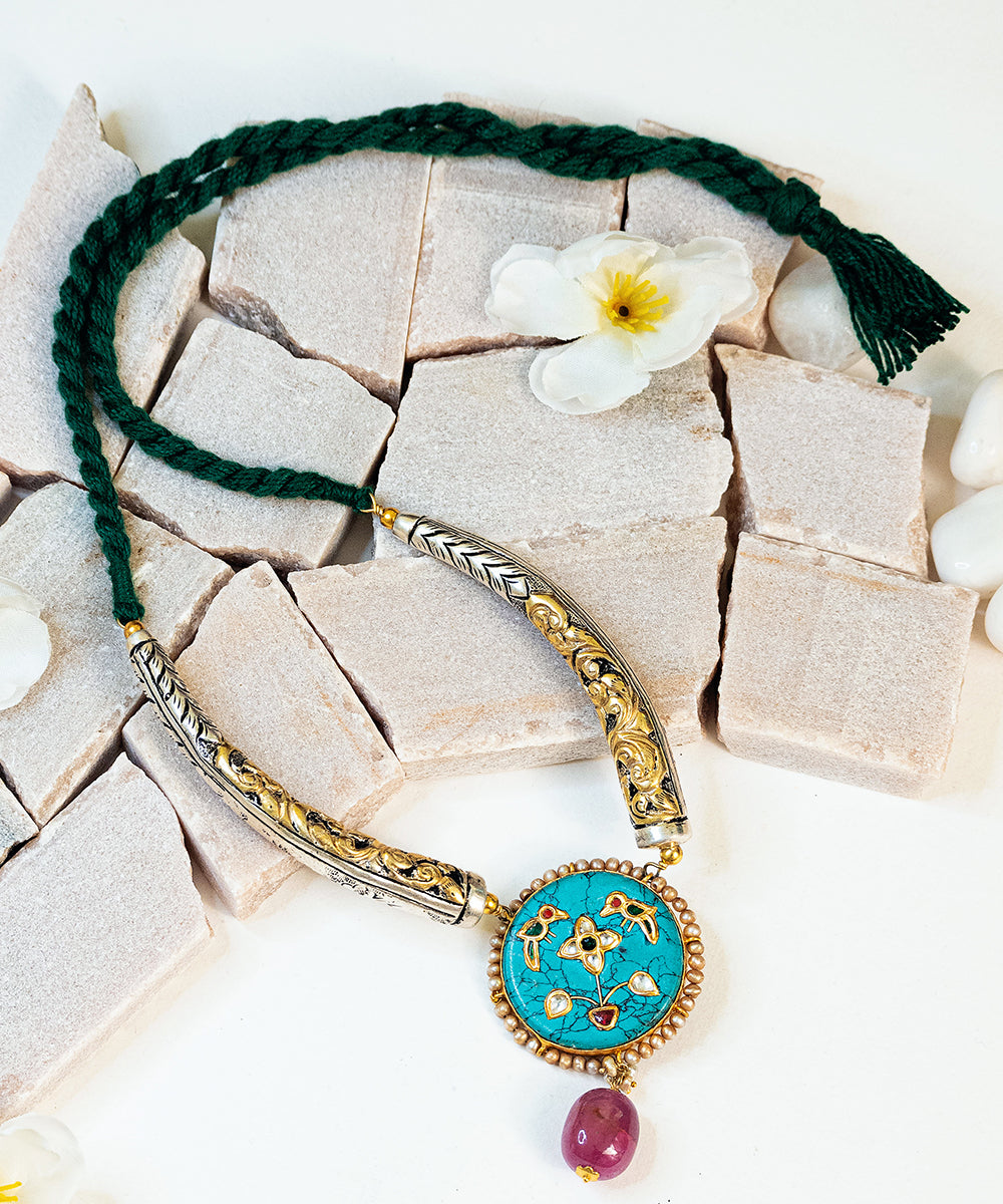 Mehnaz_Handcrafted_Oxidised_Pure_Silver_Necklace_With_Kundan_WeaverStory_01