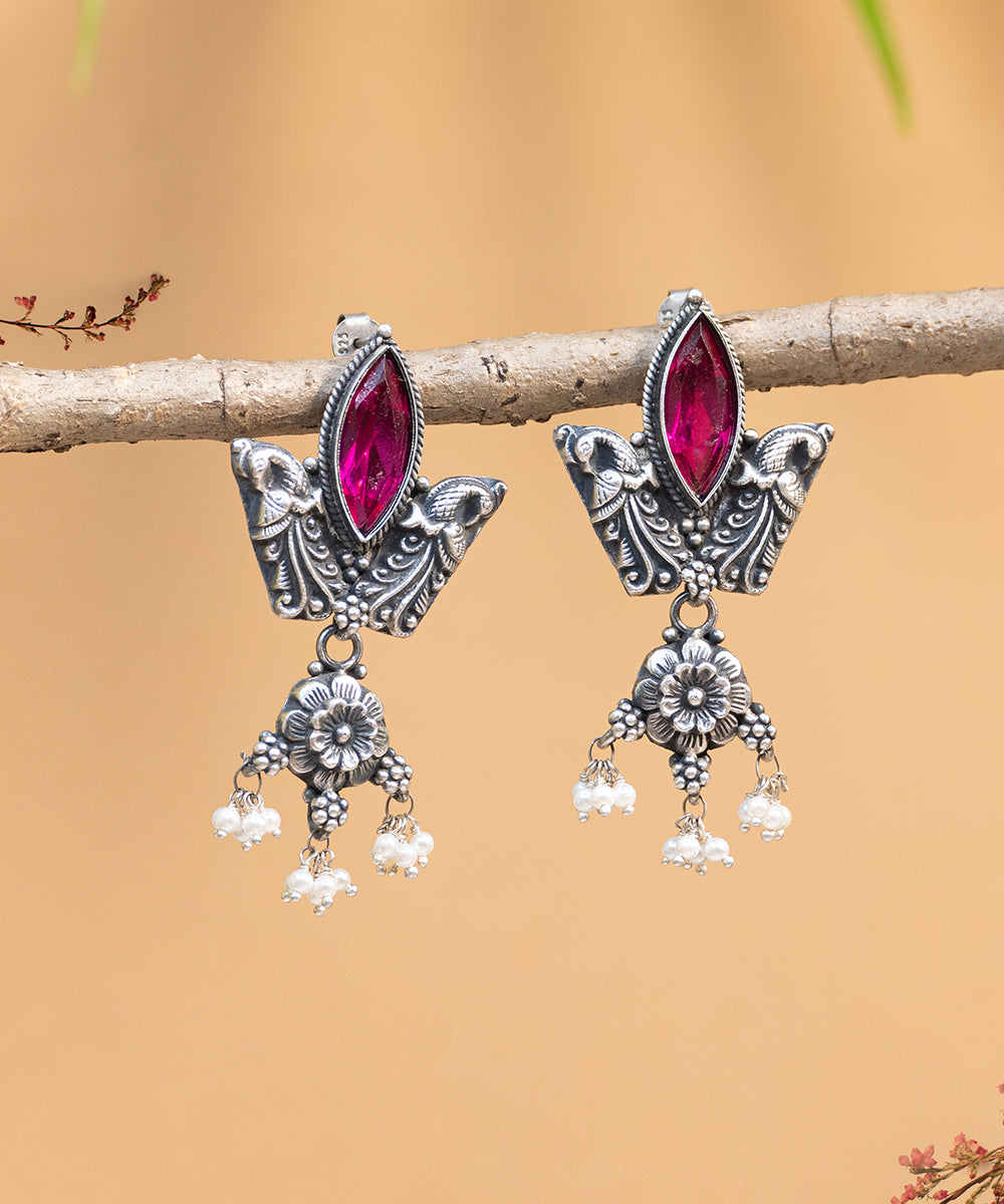 Zareesh_Handcrafted_Oxidised_Pure_Silver_Earrings_With_Red_Onyx_WeaverStory_02