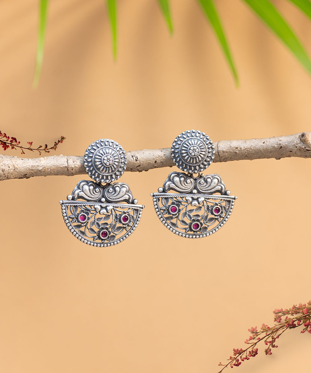 Asiya_Handcrafted_Oxidised_Pure_Silver_Earrings_With_Red_Onyx_WeaverStory_01