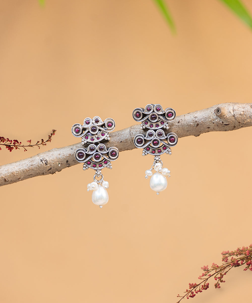 Leen_Handcrafted_Oxidised_Pure_Silver_Earrings_With_Pearls_And_Stones_WeaverStory_01