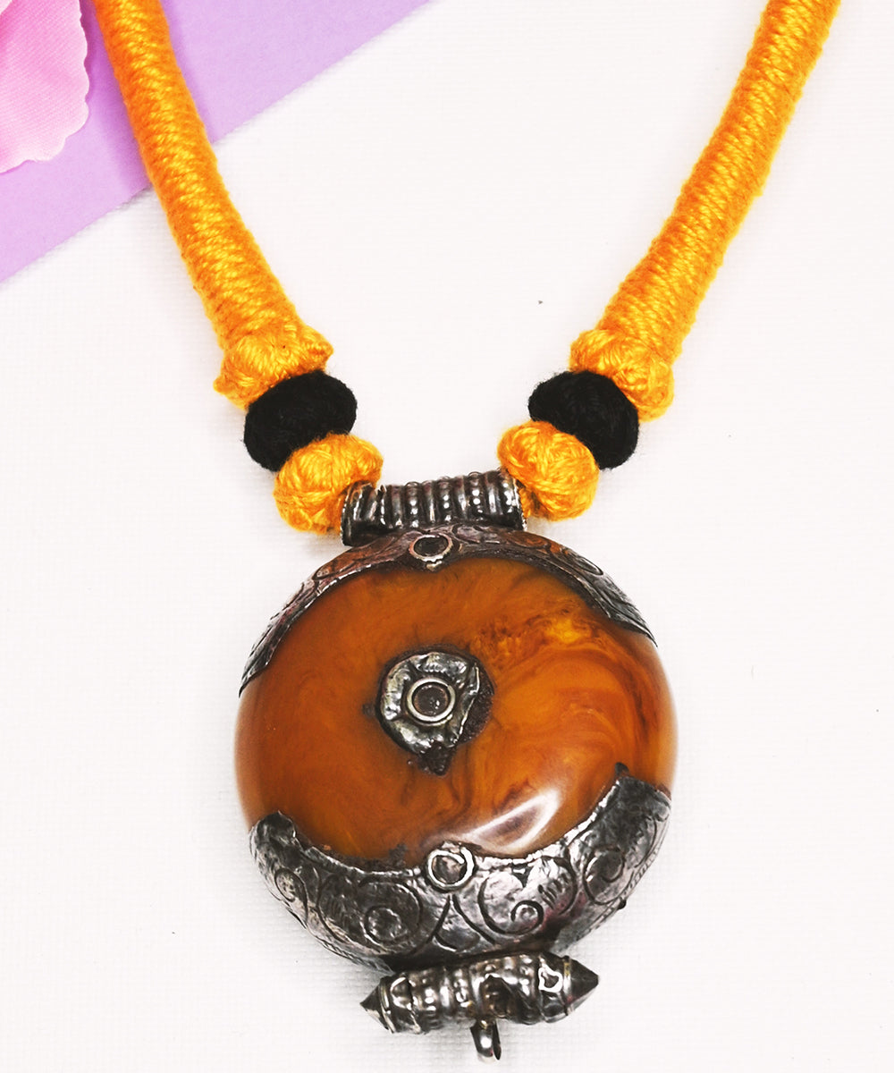 Rabia_Handcrafted_Oxidised_Pure_Silver_Necklace_With_Amber_WeaverStory_02