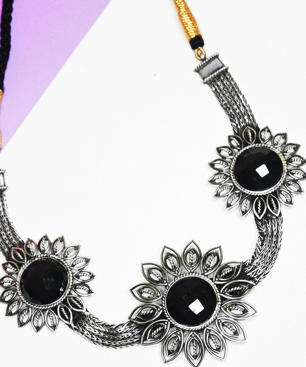 Urooj_Handcrafted_Oxidised_Pure_Silver_Necklace_WeaverStory_02