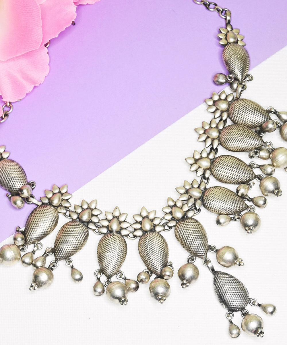 Amna_Handcrafted_Oxidised_Pure_Silver_Necklace_WeaverStory_02