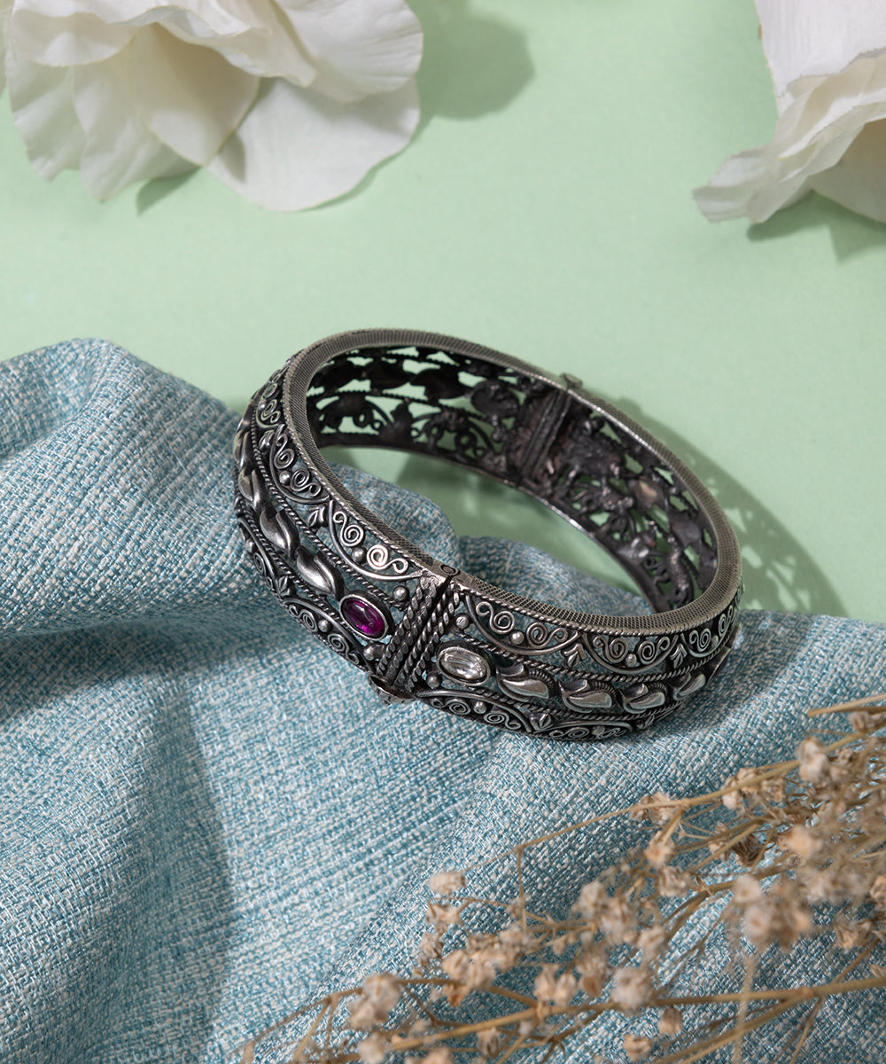 Tuba_handcrafted_oxidised_pure_silver_bangle_WeaverStory_02