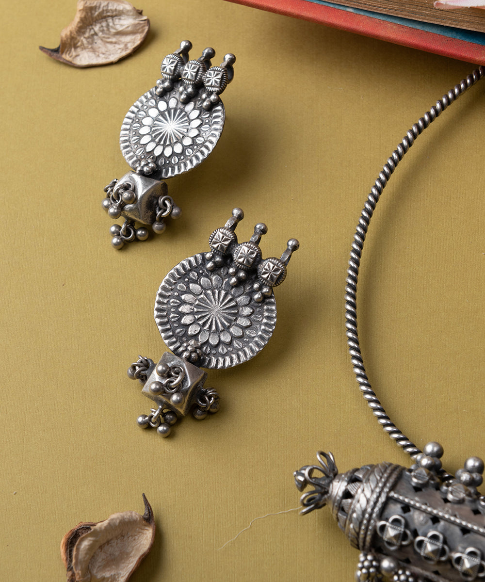 Aasira_Handcrafted_Oxidised_Pure_Silver_Necklace_Set_WeaverStory_02