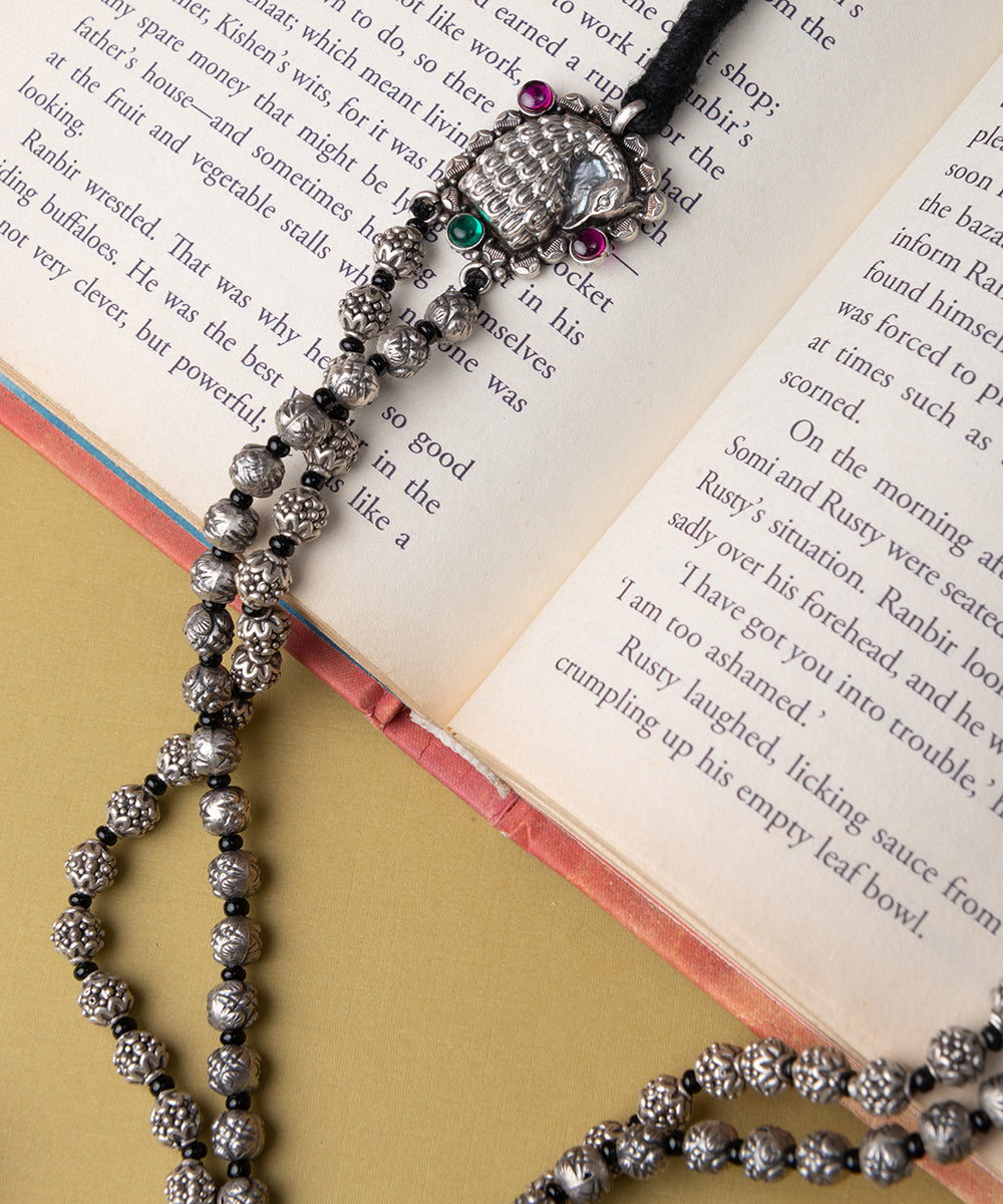 Johi_Handcrafted_Oxidised_Pure_Silver_Necklace_With_Beads_WeaverStory_03