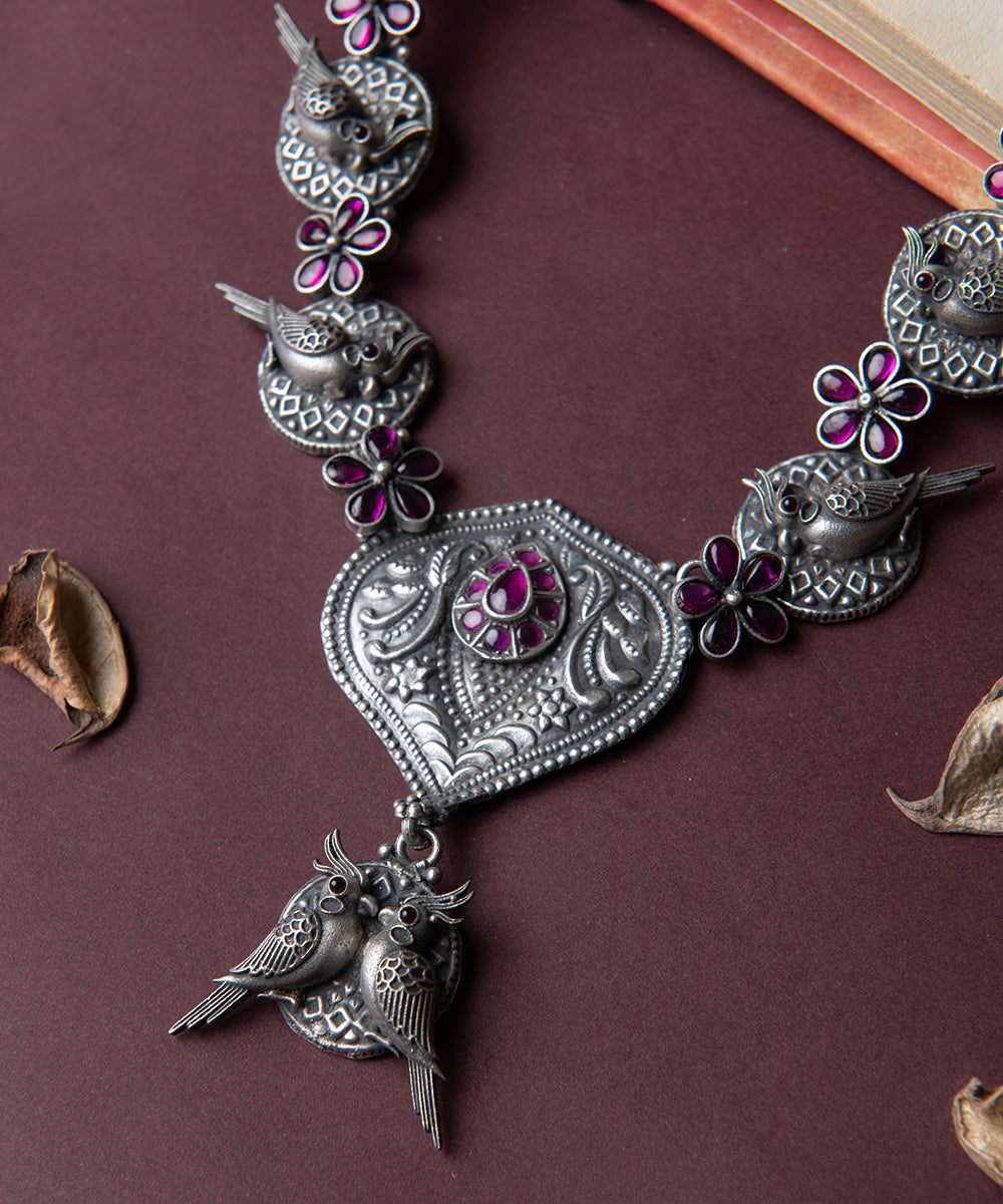 Mahwish_Handcrafted_Oxidised_Pure_Silver_Necklace_With_Kempstones_WeaverStory_02