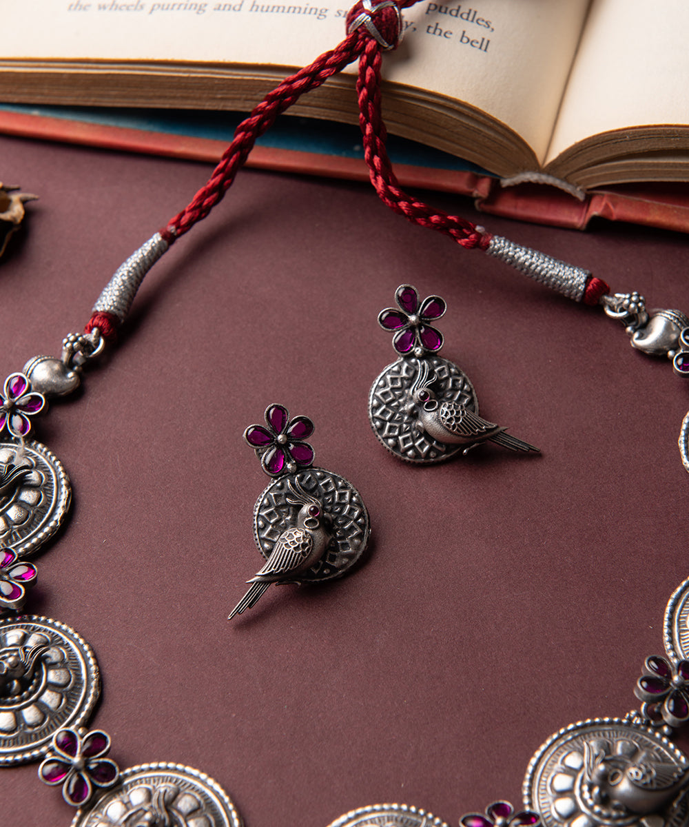 Mahwish_Handcrafted_Oxidised_Pure_Silver_Necklace_Set_With_Kempstones_WeaverStory_02