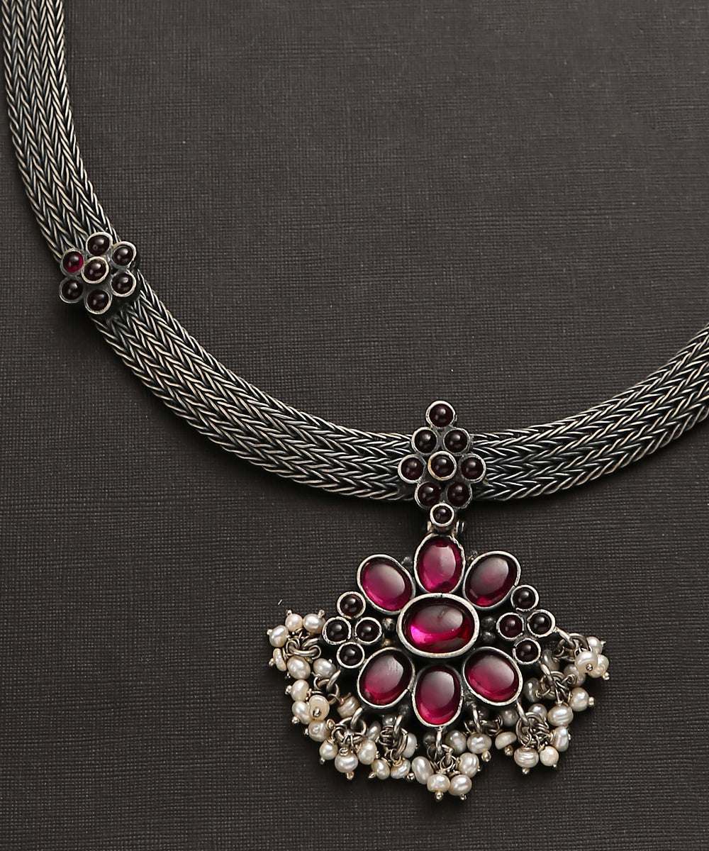 Menaha_Handcrafted_Oxidised_Pure_Silver_Necklace_With_Pearl_hanging_Pendant_WeaverStory_03