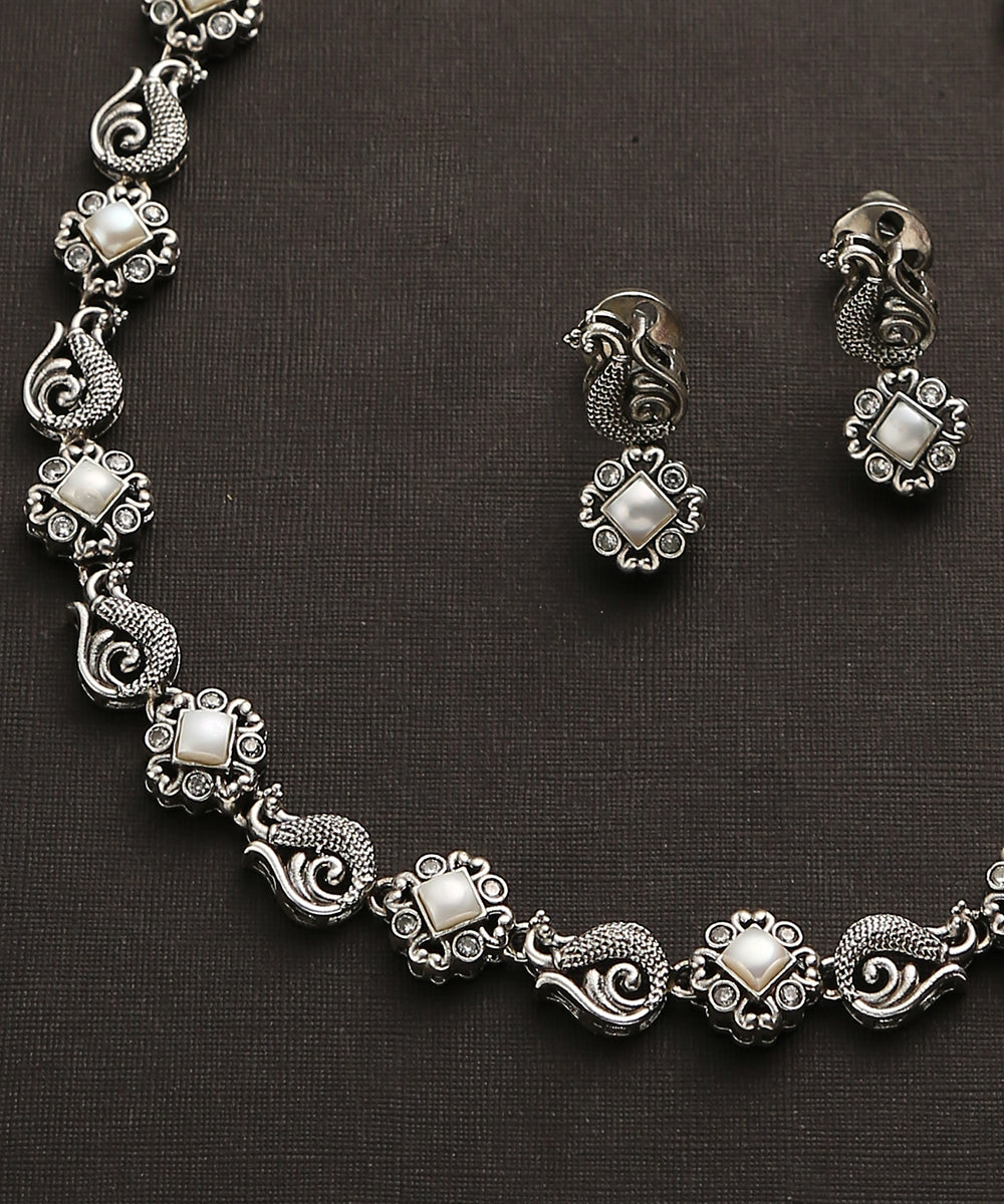 Arshia_Handcrafted_Oxidised_Pure_Silver_White_Necklace_Set_WeaverStory_03