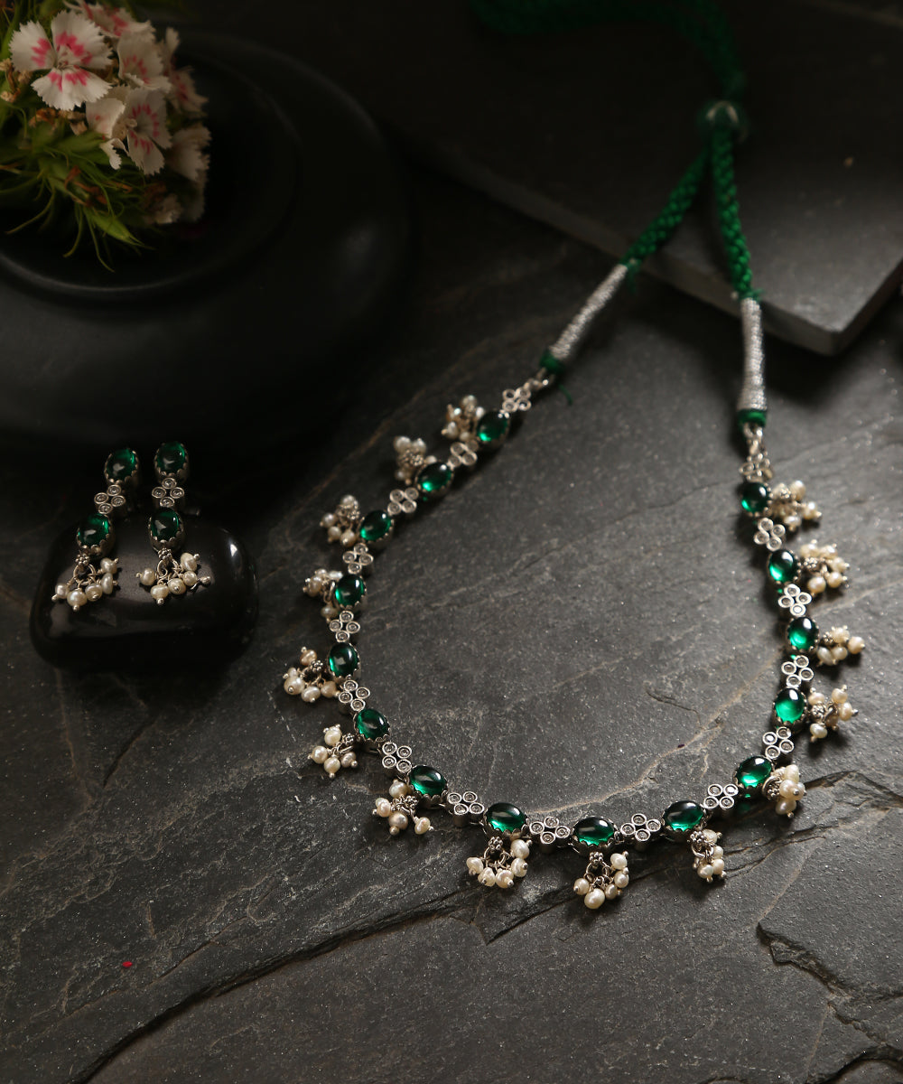 Angee_Handcrafted_Green_Oxidised_Pure_Silver_Necklace_Set_WeaverStory_01
