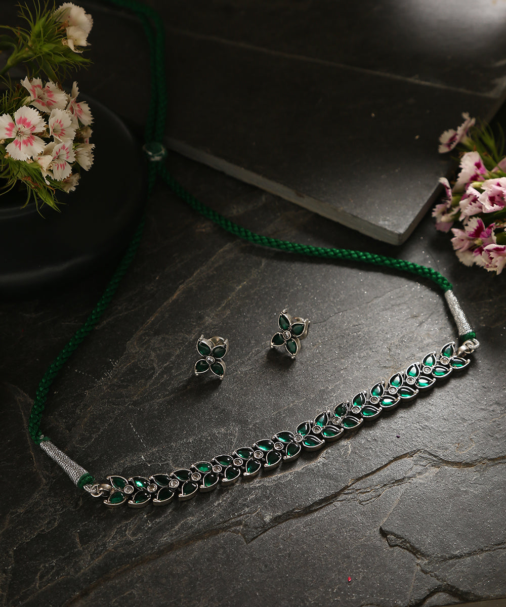 Varenya_Handcrafted_Green_Oxidised_Pure_Silver_Necklace_Set_WeaverStory_01