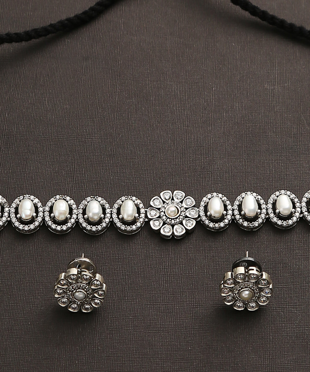 Samaira_Handcrafted_Oxidised_Pure_Silver_Necklace_Set_WeaverStory_03