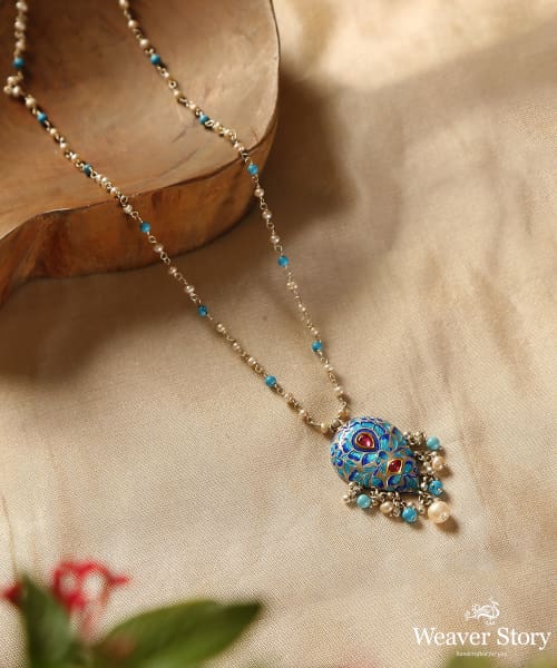 Aika_Handcrafted_Pure_Silver_Meenakari_Pendant_With_Chain_WeaverStory_01