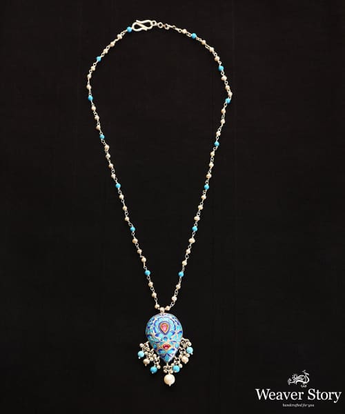 Aika_Handcrafted_Pure_Silver_Meenakari_Pendant_With_Chain_WeaverStory_02