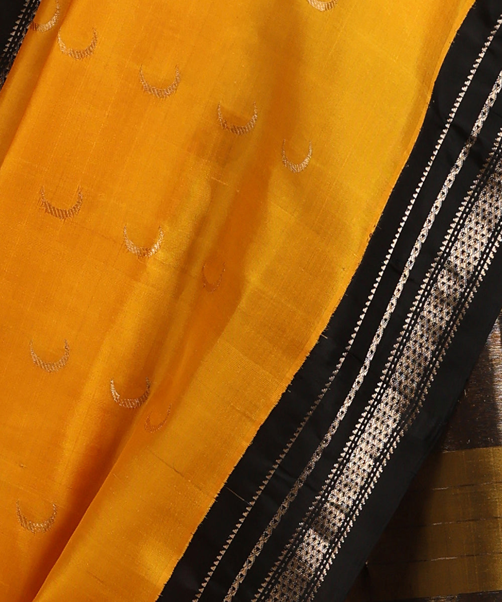 Handloom_Turmeric_Yellow_And_Black_Pure_Mulberry_Silk_Saree_With_Gold_Zari_WeaverStory_04
