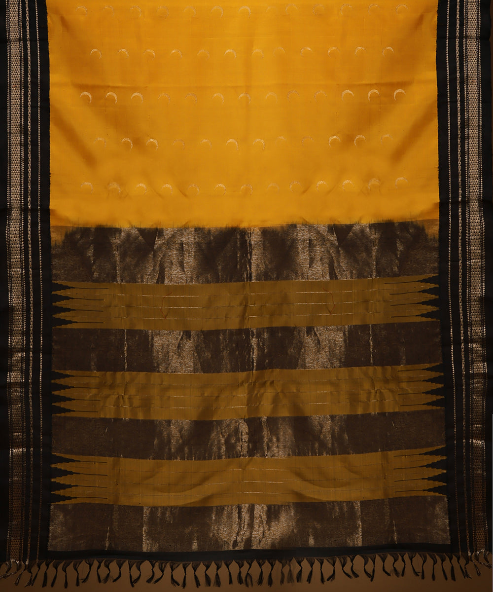 Handloom_Turmeric_Yellow_And_Black_Pure_Mulberry_Silk_Saree_With_Gold_Zari_WeaverStory_05
