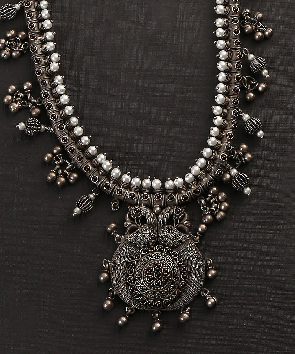 Noura_Handcrafted_Dual_Tone_Oxidised_Pure_Silver_Tribal_Necklace_WeaverStory_03