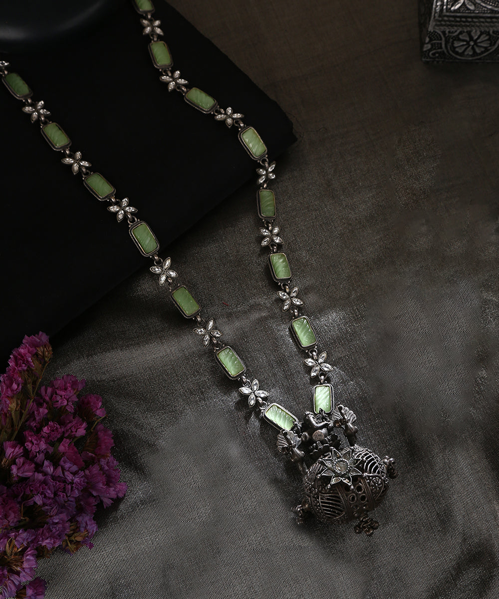 Layyinah_Handcrafted_Dual_Tone_Oxidised_Pure_Silver_Tribal_Necklace_WeaverStory_01