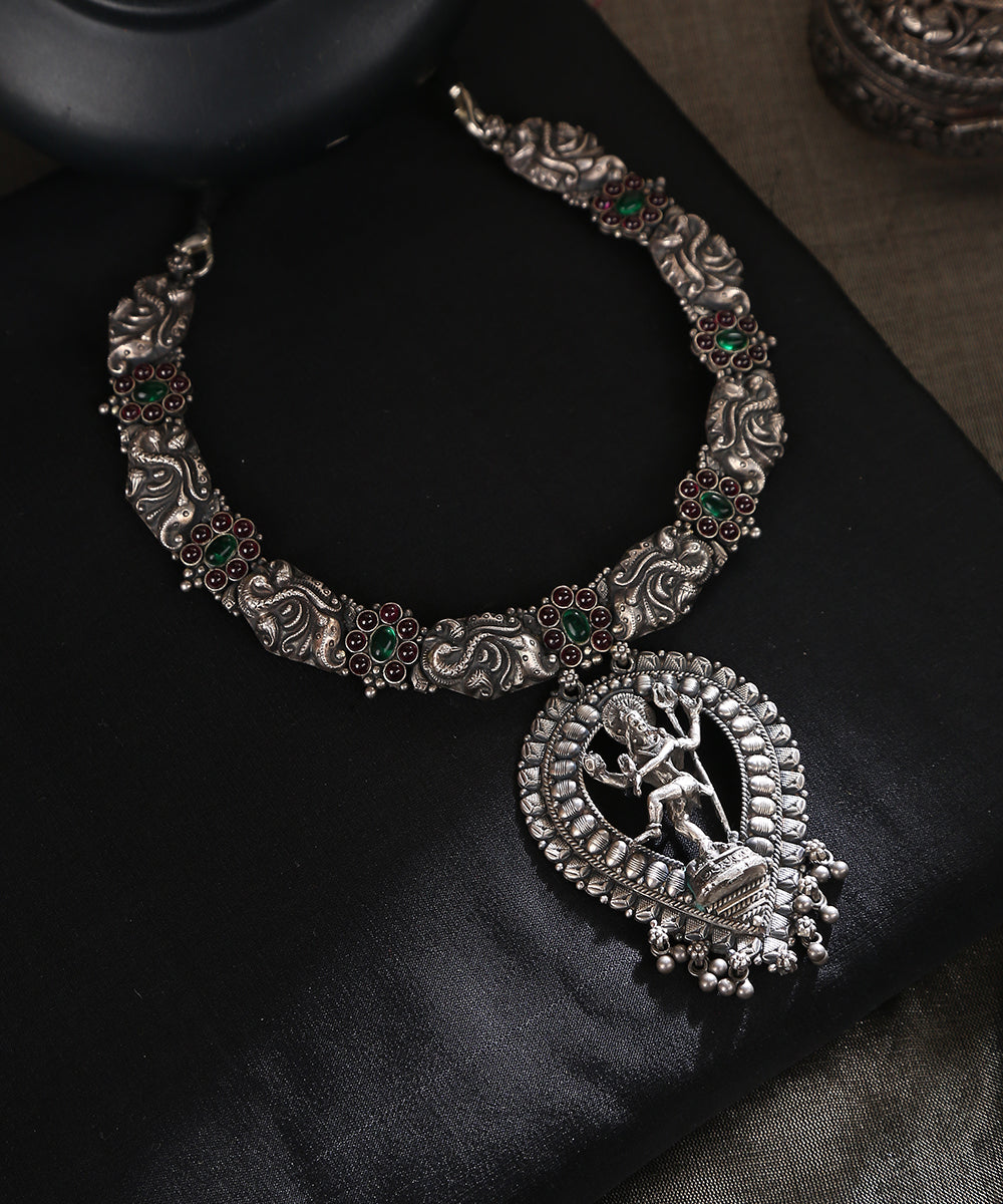 Rawiya_Handcrafted_Oxidised_Pure_Silver_Tribal_Necklace_WeaverStory_01