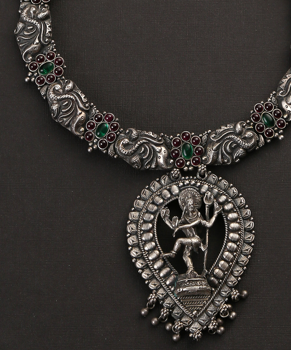 Rawiya_Handcrafted_Oxidised_Pure_Silver_Tribal_Necklace_WeaverStory_03