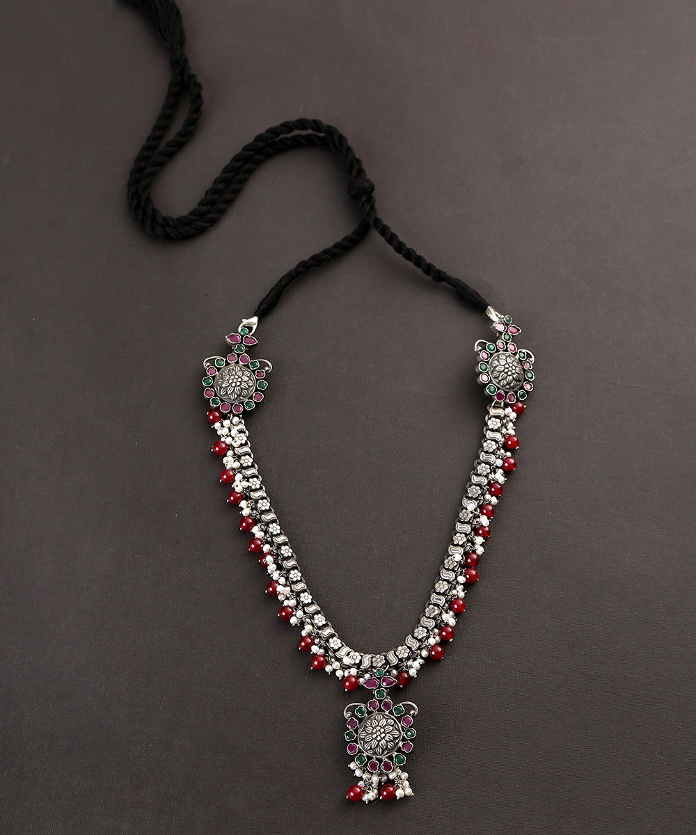 Zaynab_Handcrafted_Red_Green_Tribal_Oxidised_Pure_Silver_Necklace_WeaverStory_02