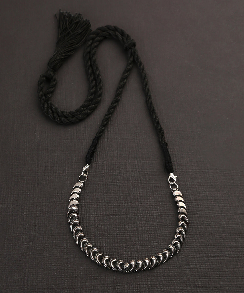 Zarifah_Handcrafted_Pink_Blue_Tribal_Oxidised_Pure_Silver_Choker_Necklace_Set_With_Pearls_WeaverStory_02