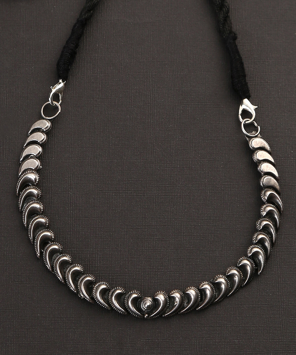 Zarifah_Handcrafted_Pink_Blue_Tribal_Oxidised_Pure_Silver_Choker_Necklace_Set_With_Pearls_WeaverStory_03