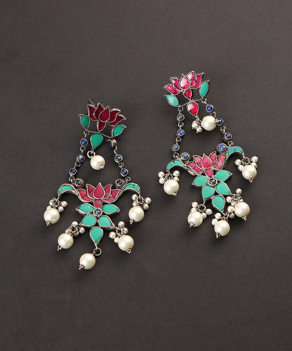 Nahla_Handcrafted_Green_Red_Dual_Tone_Tribal_Oxidised_Pure_Silver_Earrings_WeaverStory_02