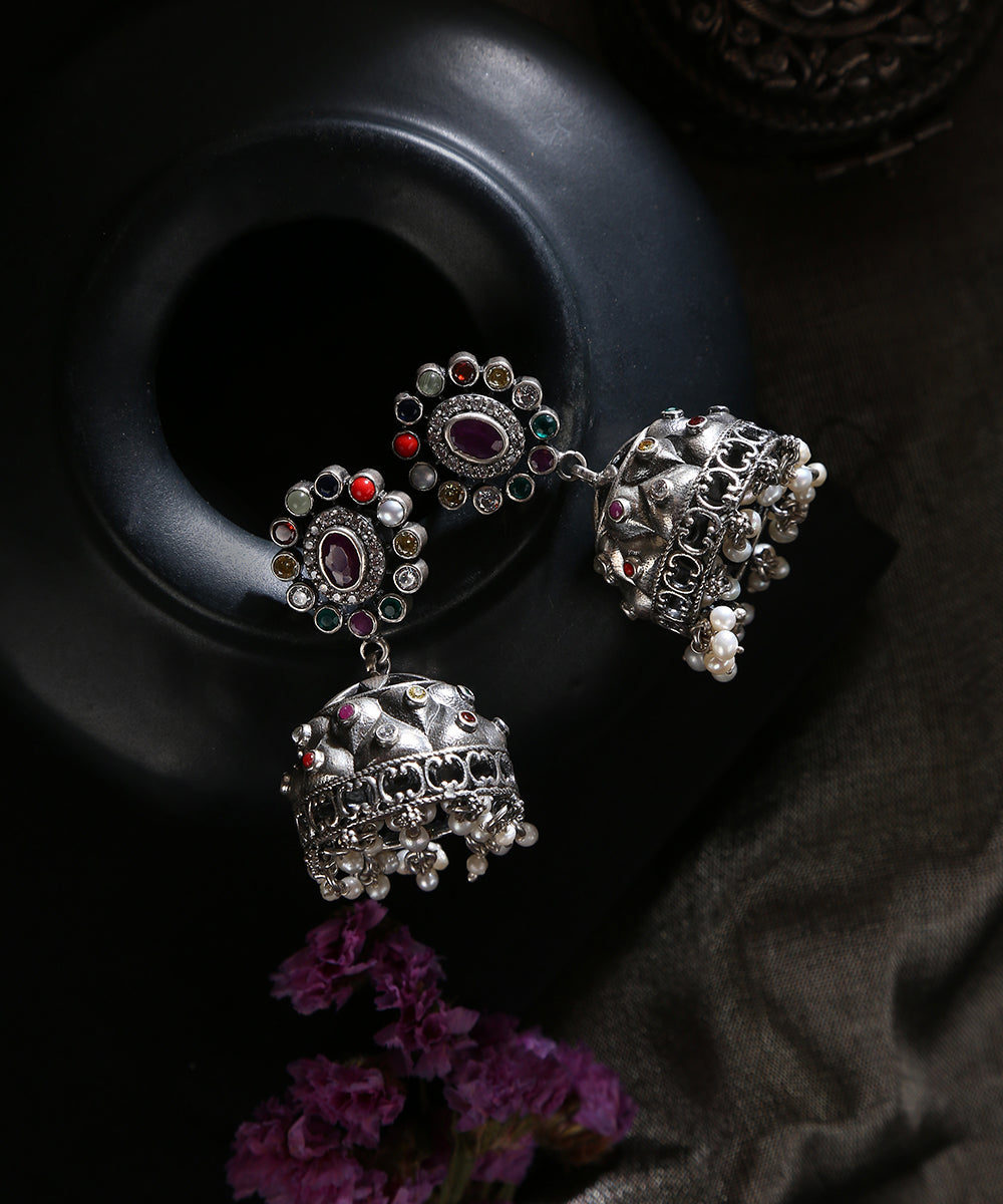 Warda_Handcrafted_Dual_Tone_Tribal_Oxidised_Pure_Silver_Earrings_WeaverStory_01