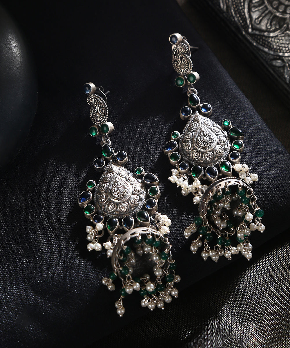 Daloua_Handcrafted_Red_Dual_Tone_Tribal_Oxidised_Pure_Silver_Earrings_WeaverStory_01