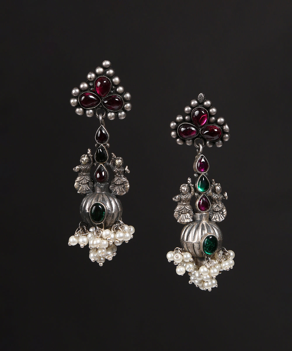 Daliah_Handrafted_Big_Temple_Oxidised_Pure_Silver_Earrings_WeaverStory_02