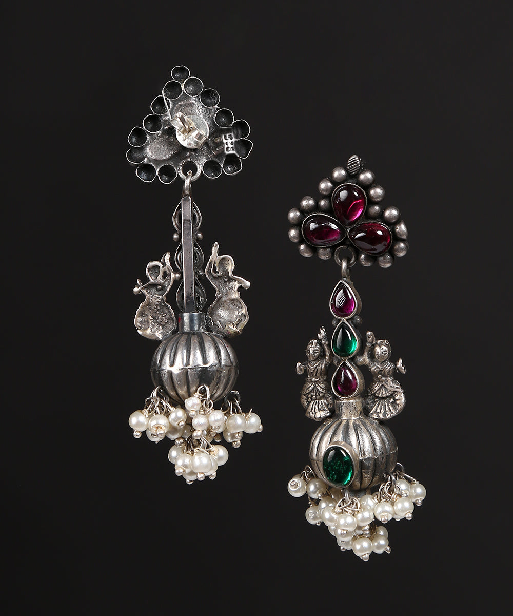 Daliah_Handrafted_Big_Temple_Oxidised_Pure_Silver_Earrings_WeaverStory_03