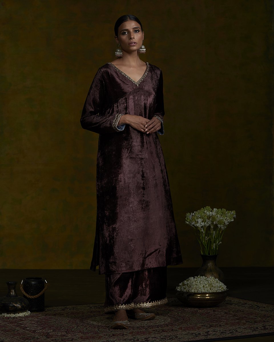Brown_Velvet_suit_set_with_zardozi_work_and_handwork_Gota_Patti_Border_WeaverStory_02