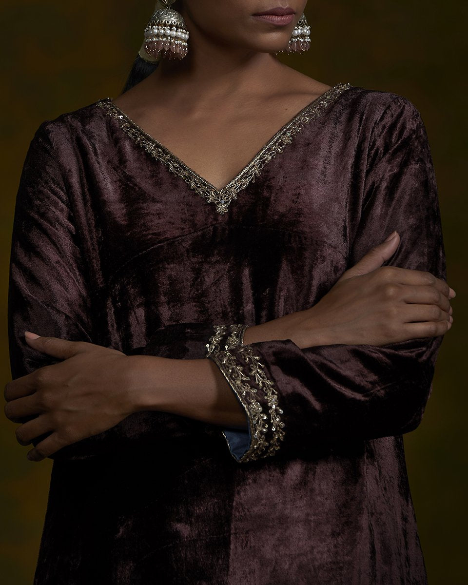 Brown_Velvet_suit_set_with_zardozi_work_and_handwork_Gota_Patti_Border_WeaverStory_05