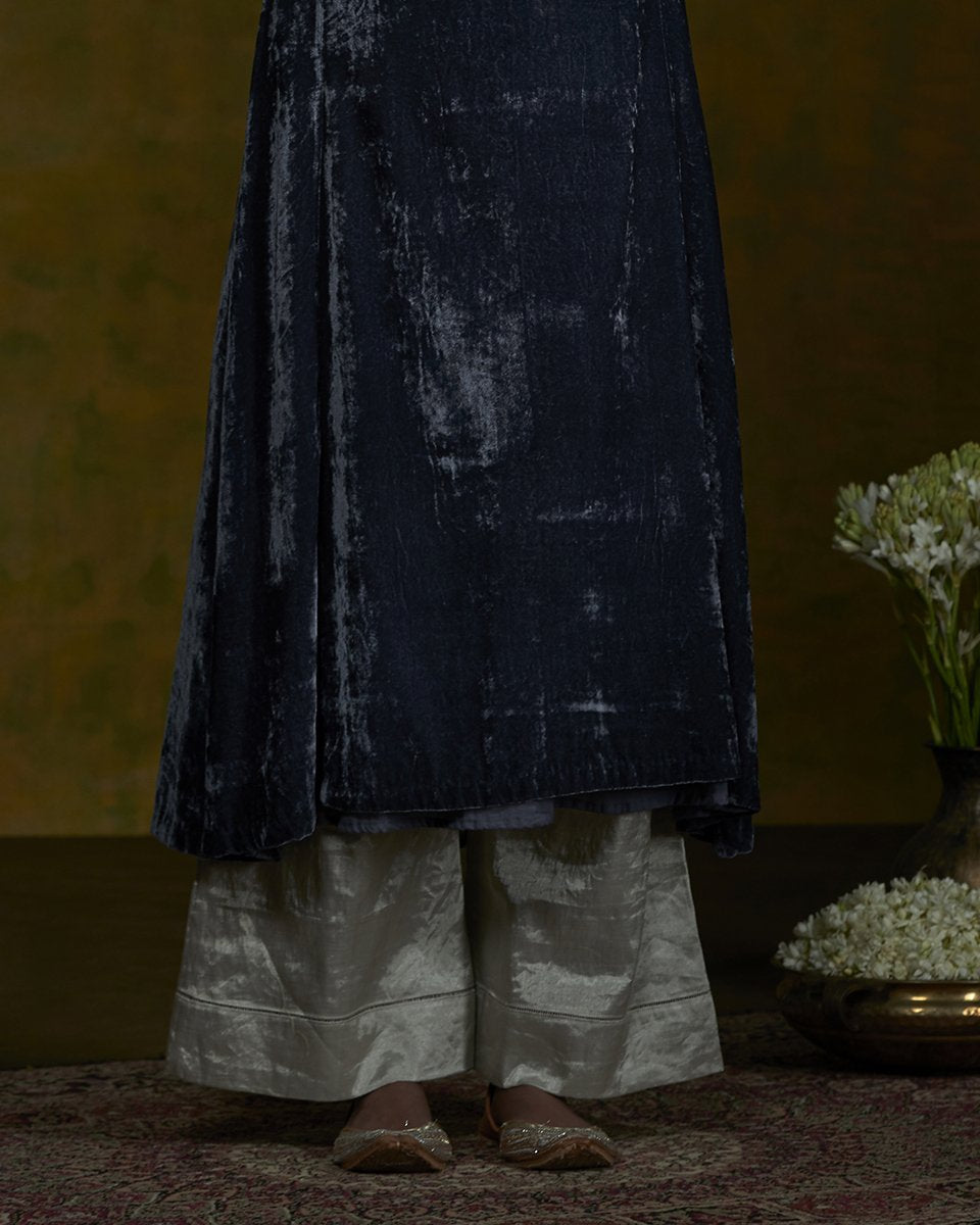 Grey_Velvet_Kurta_with_Zardozi_and_Silver_Tissue_Pants_WeaverStory_04